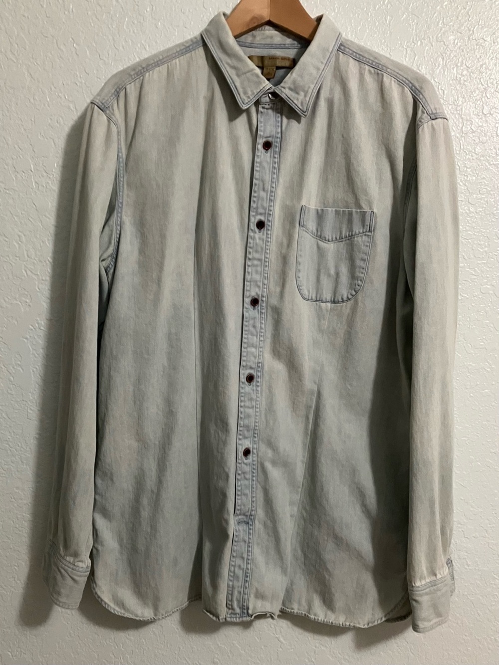 Banana Republic Light Wash Denim Button-Up Shirt - Men